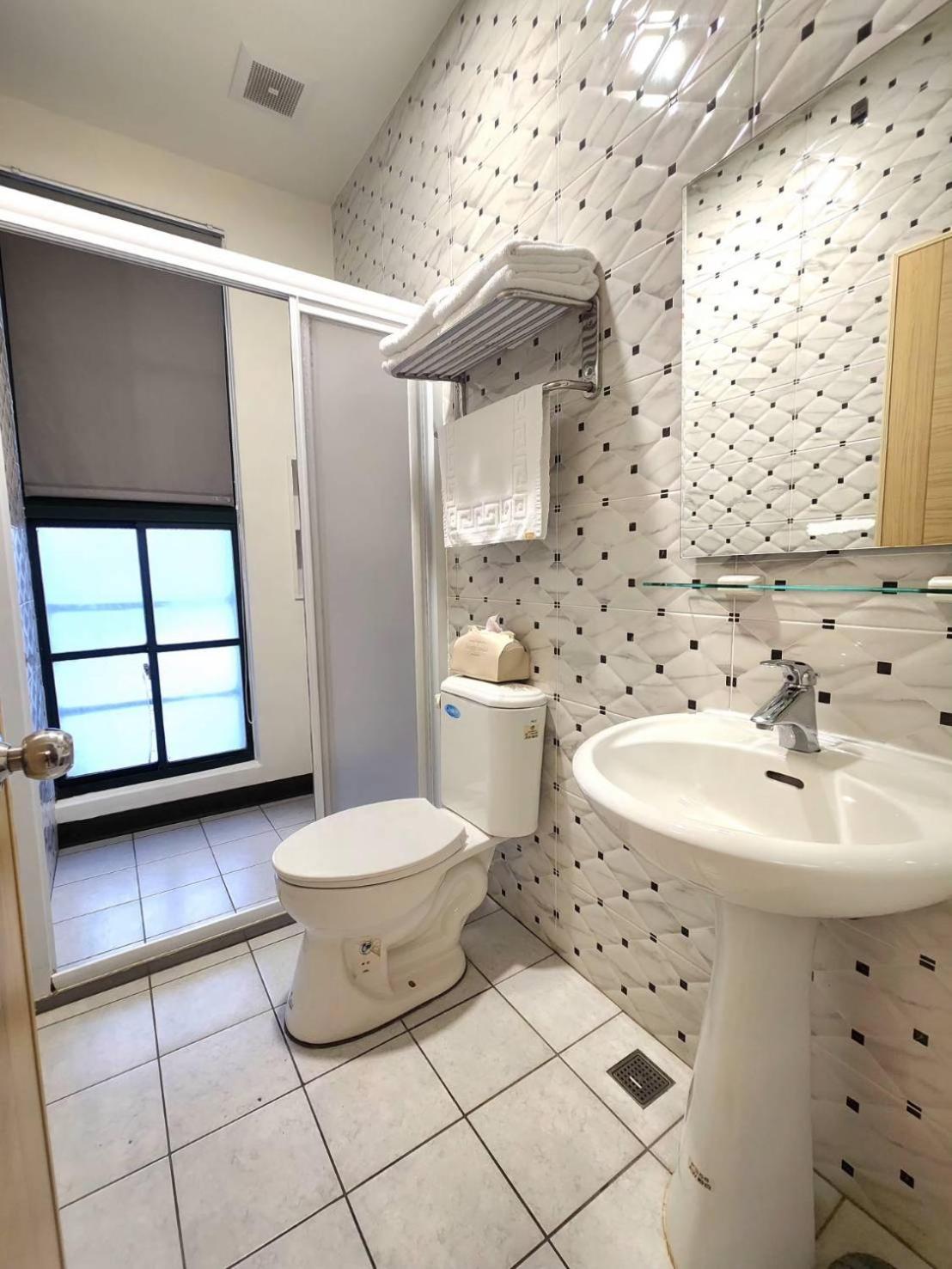 Jia-Jia Business Hotel Лодун Экстерьер фото
